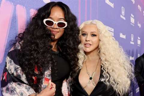 Christina Aguilera meets the Billboard Women in Music 2022 with HER