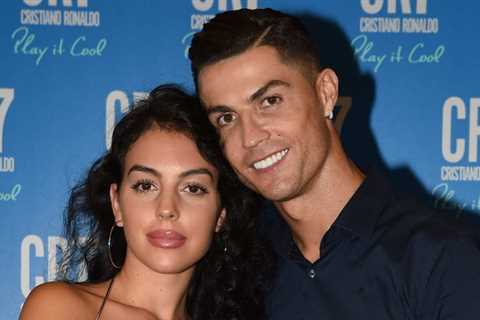 Cristiano Ronaldo & Georgina Rodriguez share first family photo with newborn daughter after son’s..